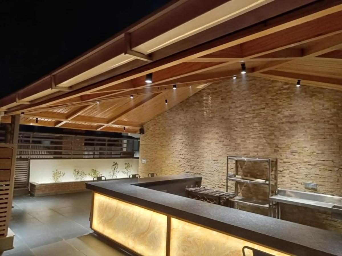 Clarks Inn Express, Dehradun Exterior foto